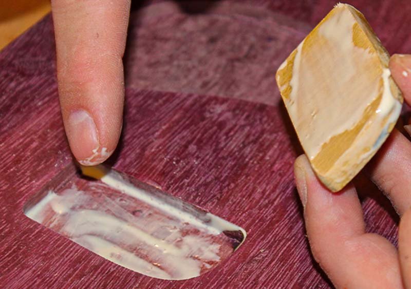 Gluing the inlay into it's void