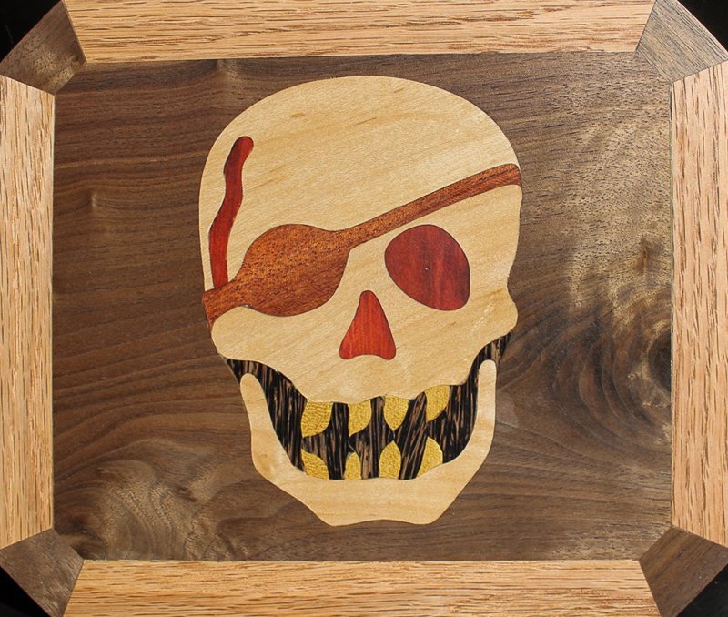 Picture of inlay with high contrast eyes and ears